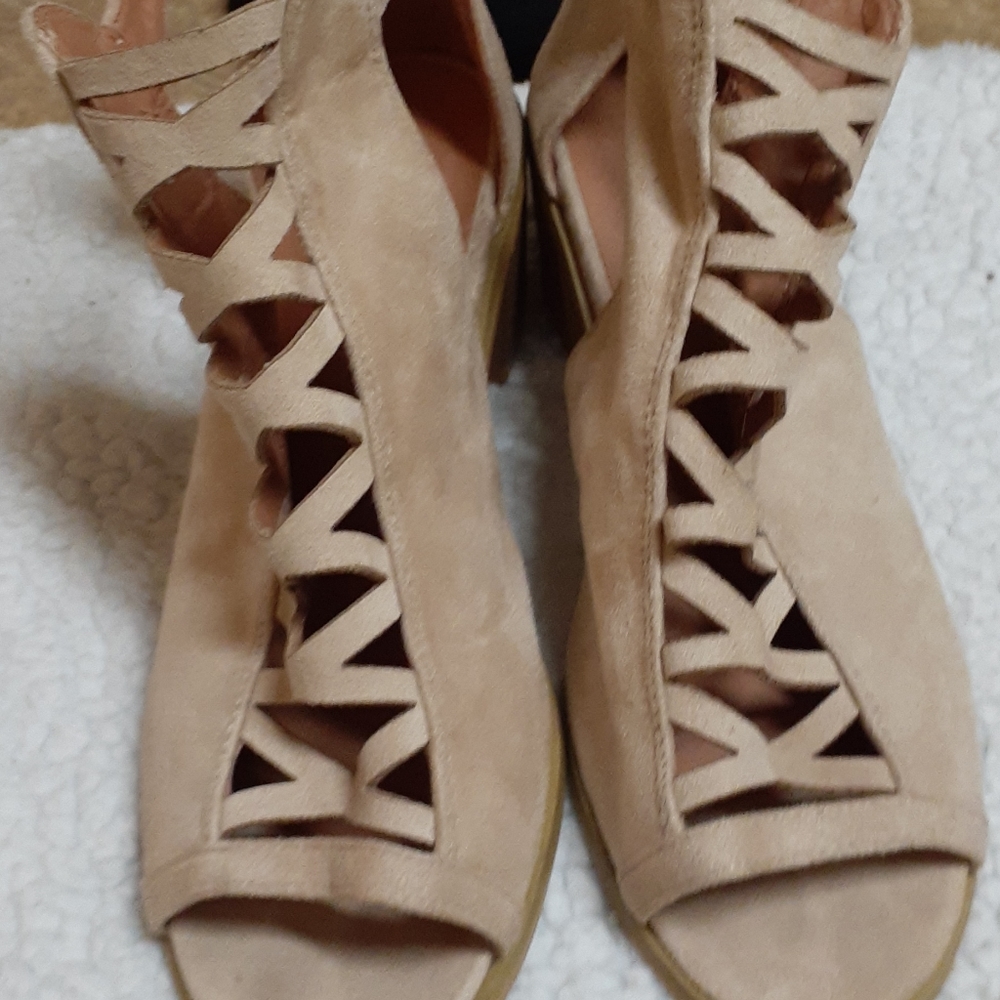 Womens shoes